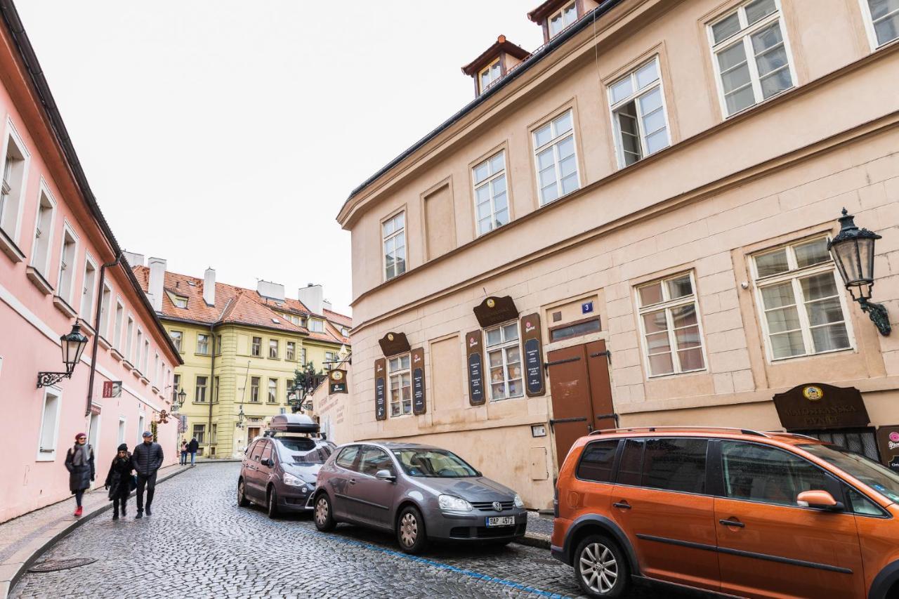 White Swan Boutique Apartments Prag Eksteriør billede