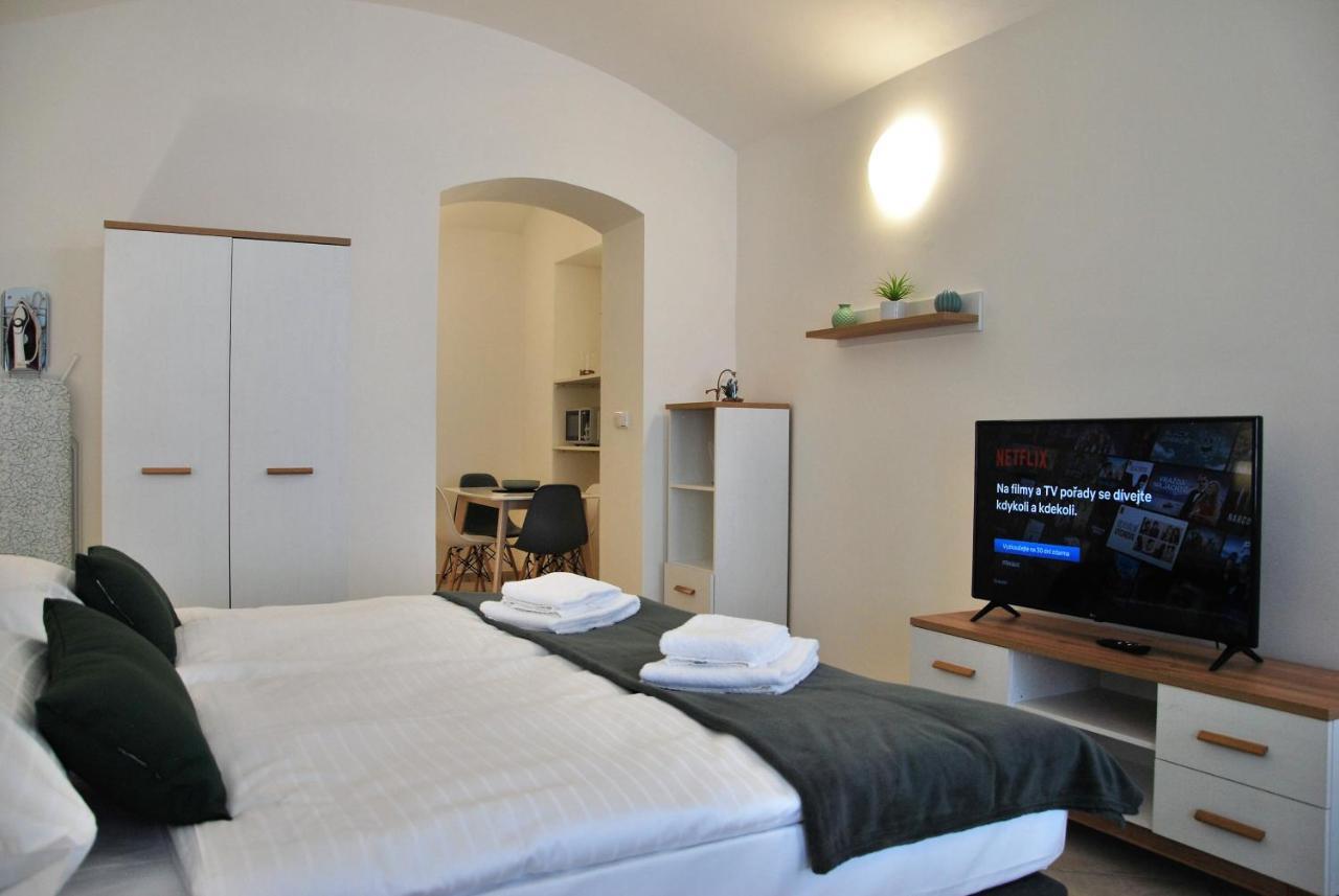 White Swan Boutique Apartments Prag Eksteriør billede