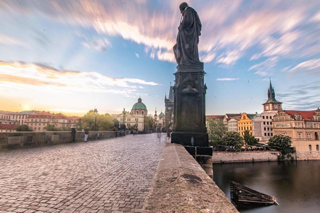 White Swan Boutique Apartments Prag Eksteriør billede