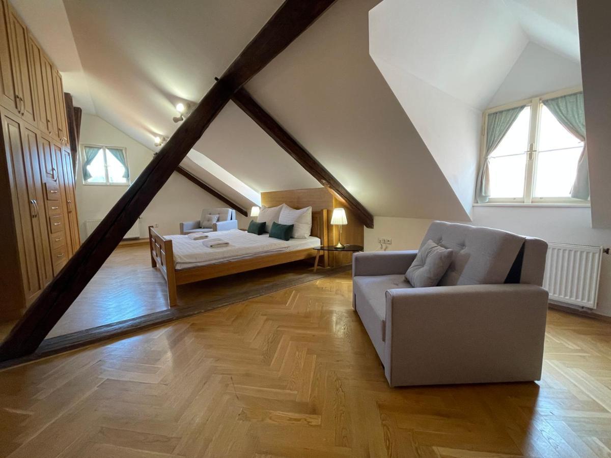 White Swan Boutique Apartments Prag Eksteriør billede