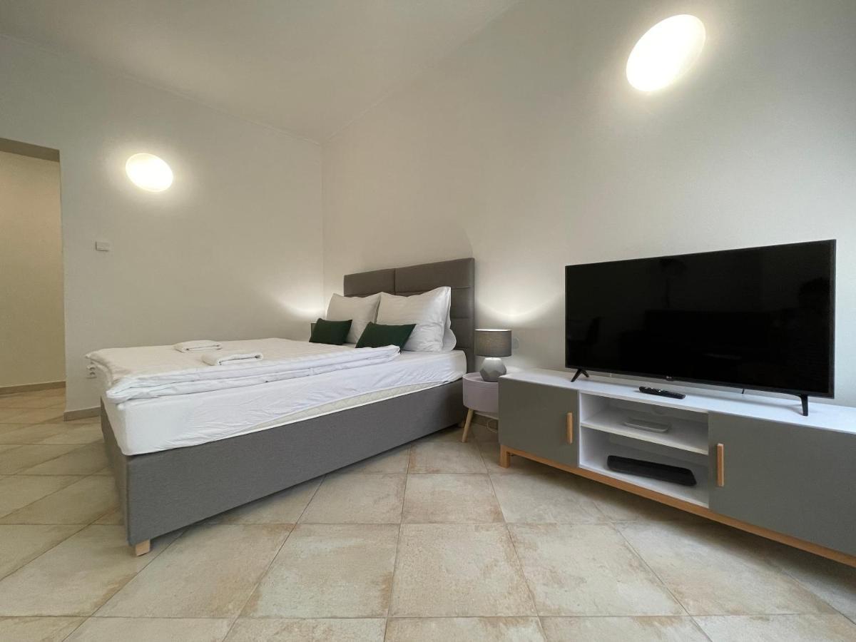 White Swan Boutique Apartments Prag Eksteriør billede