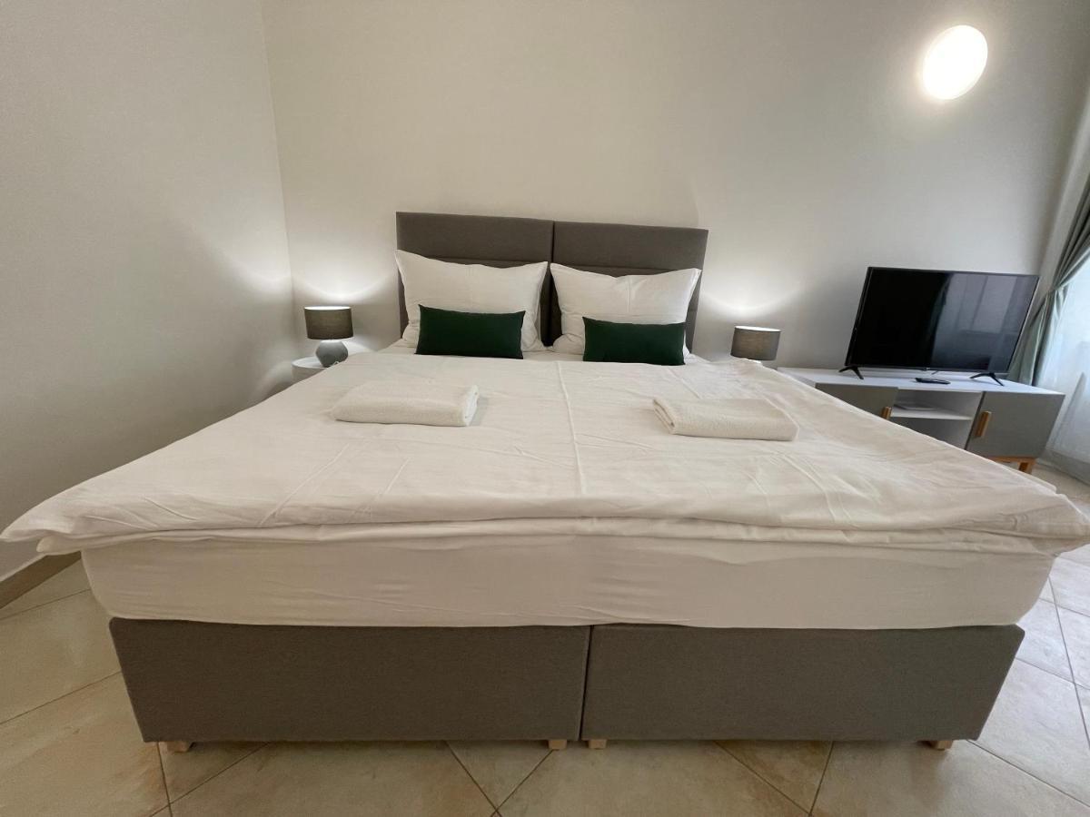 White Swan Boutique Apartments Prag Eksteriør billede