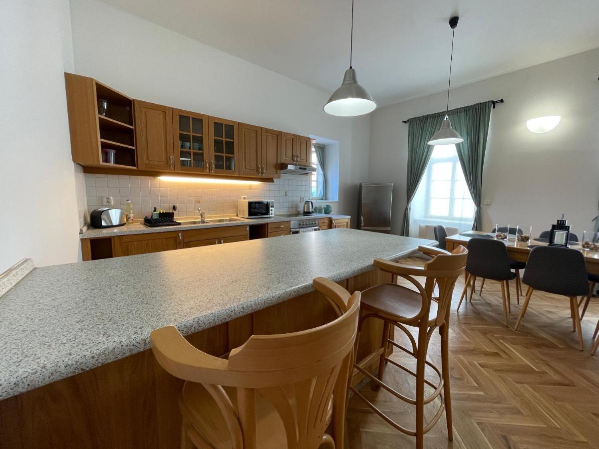 White Swan Boutique Apartments Prag Eksteriør billede