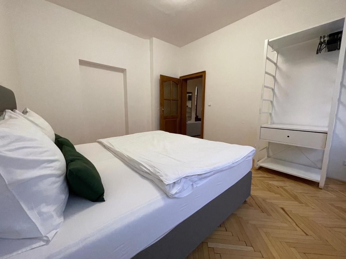 White Swan Boutique Apartments Prag Eksteriør billede